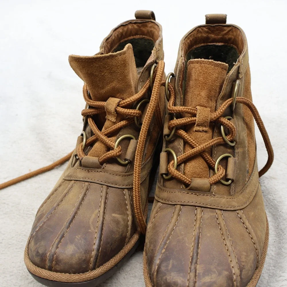 UGG Womens 7 Duck Boots Brown Waterproof Leather Suede Lace Up Utility Rugged